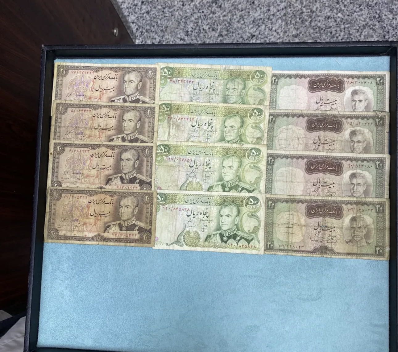 للبيع عملات قديمه متنوعه كويتية وعربيه واجنبيه وغيرها