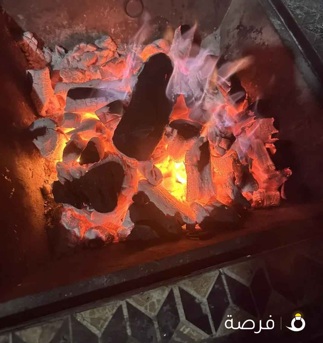 يوجد جميع أنواع الفحم والحطب الافريقى