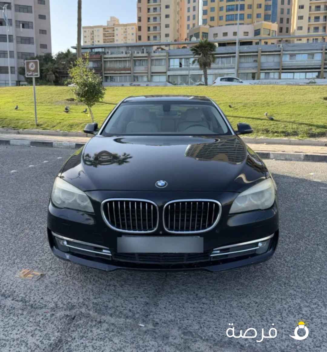 بي ام 730Liموديل 2013 وارد الغانم 6 سلندر كامل المواصفات صبغ الوكالة عدا قطعة شرط الفحص