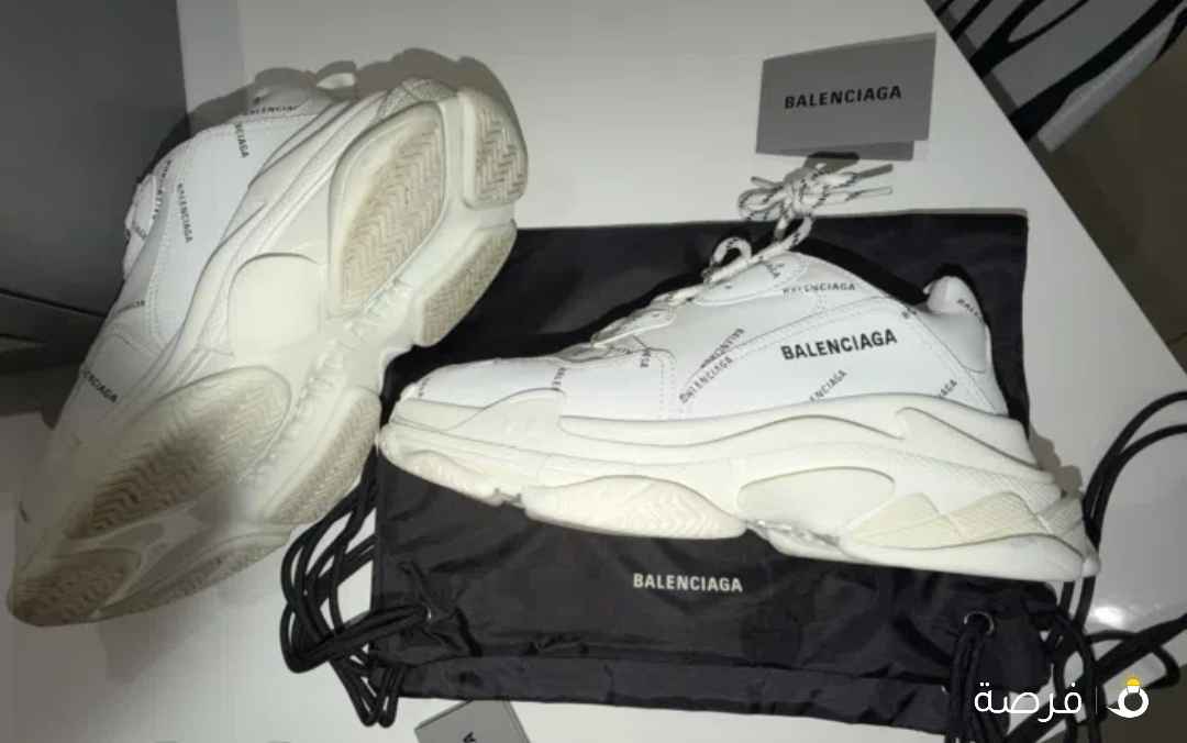 حذاء بالنسياغا أصلي حاله ممتازة جدا فقط ملبوس مرتين مقاس 42