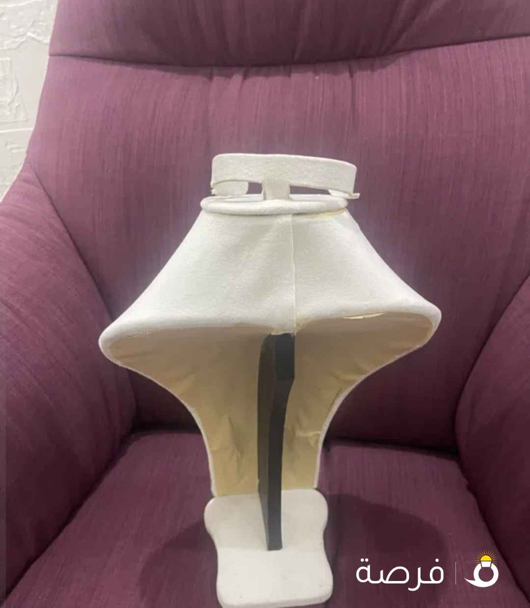 ستاند تعليق ذهب او اكسسوار