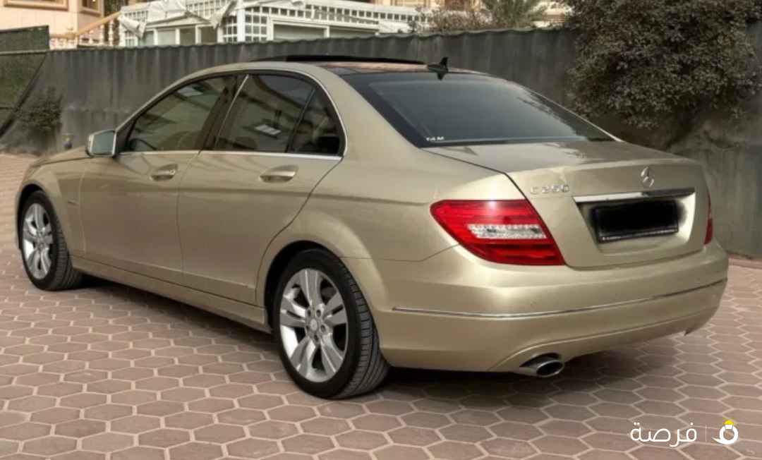 بيعة سريعة مرسيدس C250 (شبه جديد) (بحالة الوكالة)