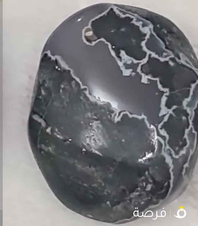 البيع على مجموعة أحجار أصليه منوعه عقيق ولازورد قطع فاخره