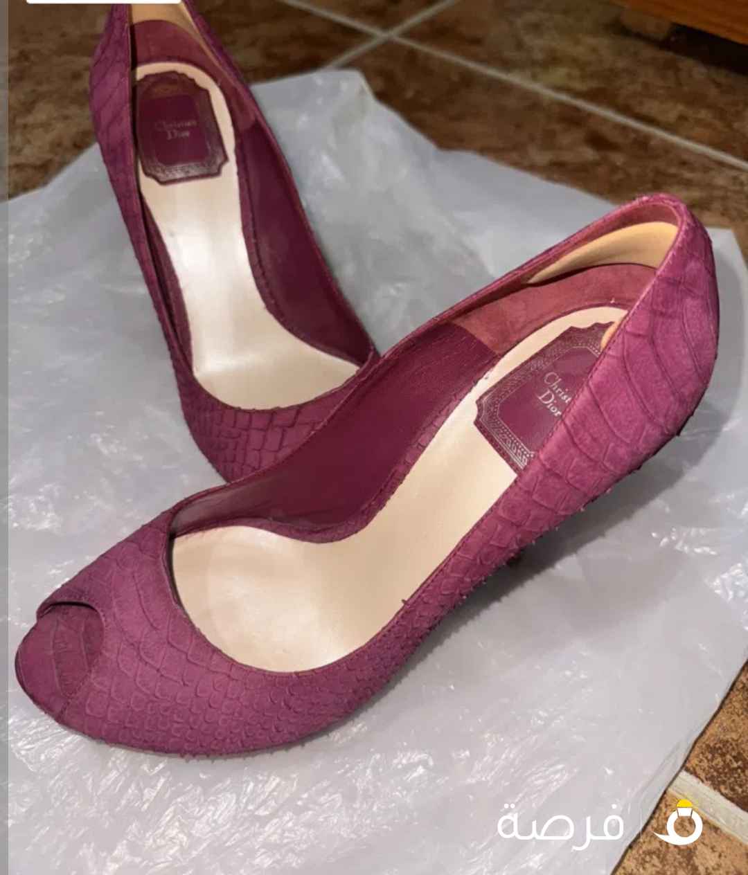 للبيع: حذاء كريستيان ديور (⁦⁦Dior⁩⁩) أصلي - لون فوشيا ملكي