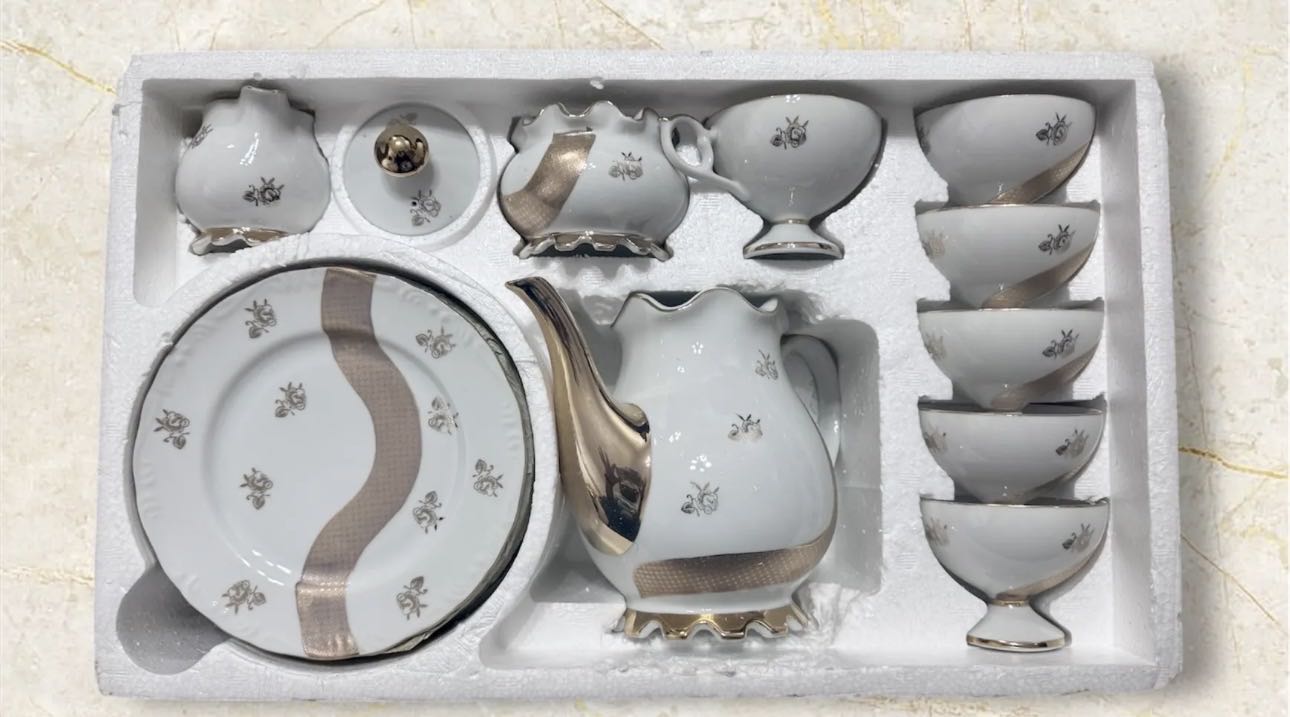 طقم شاي جديد عمره 45 سنة صناعة يابانية