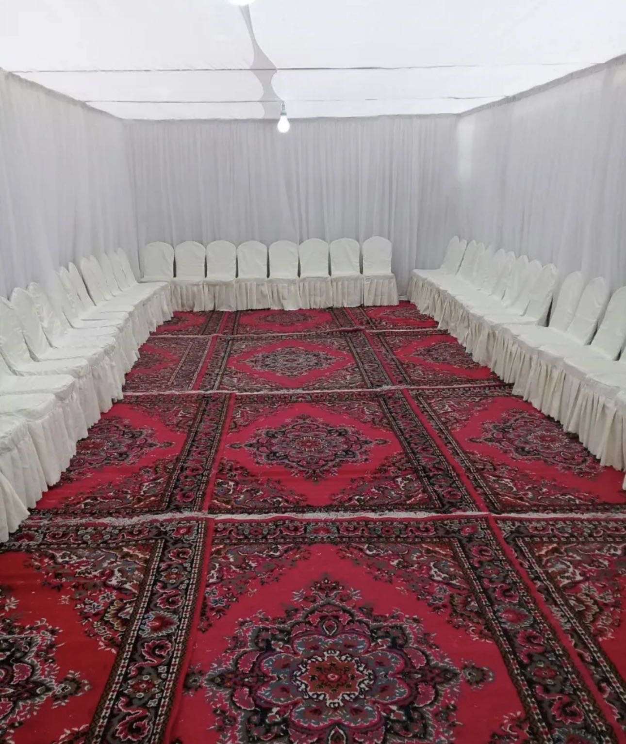 تاجير كراسي وطاولات جميع ما يلزم الناسبات_قنفات ملكي_زينه منازل_تاجير دفيات_تاجير سماعات_تاجير شاشات