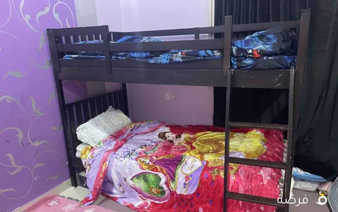 سرير اطفال دورين مع الماترس بحالة جيده