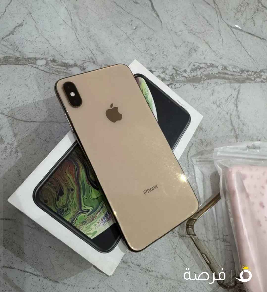 للبيع جهاز ايفون اكس ماكس نظيف جدا مع اغراضه 512 جيقا
