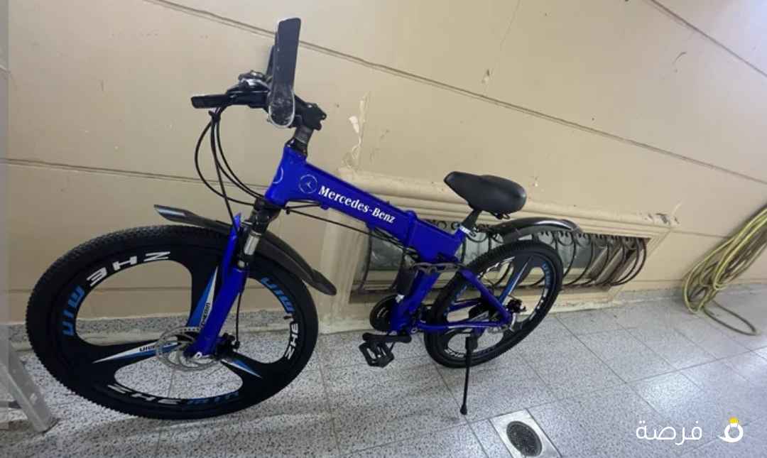 قاري مرسيدس لون ازرق نظيف جداً يتصفط