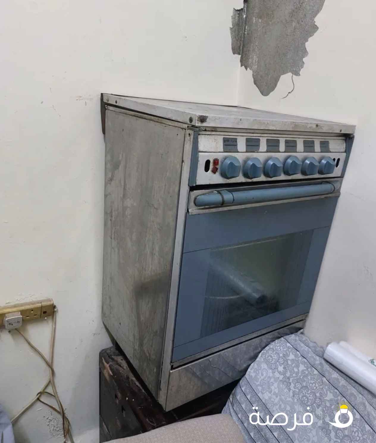 بوتجار 4 شعله وفرن وشوايه بحاله ممتازه