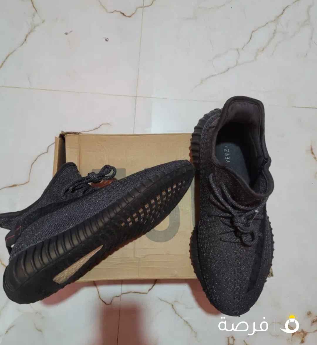 جوتي اديداز ايزي 350 بوست مقاس 44 Adidas Yeezy 350 Boost Black Size 43