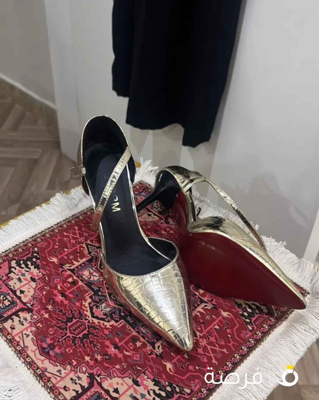 الفستان نضيف شك ثقيل