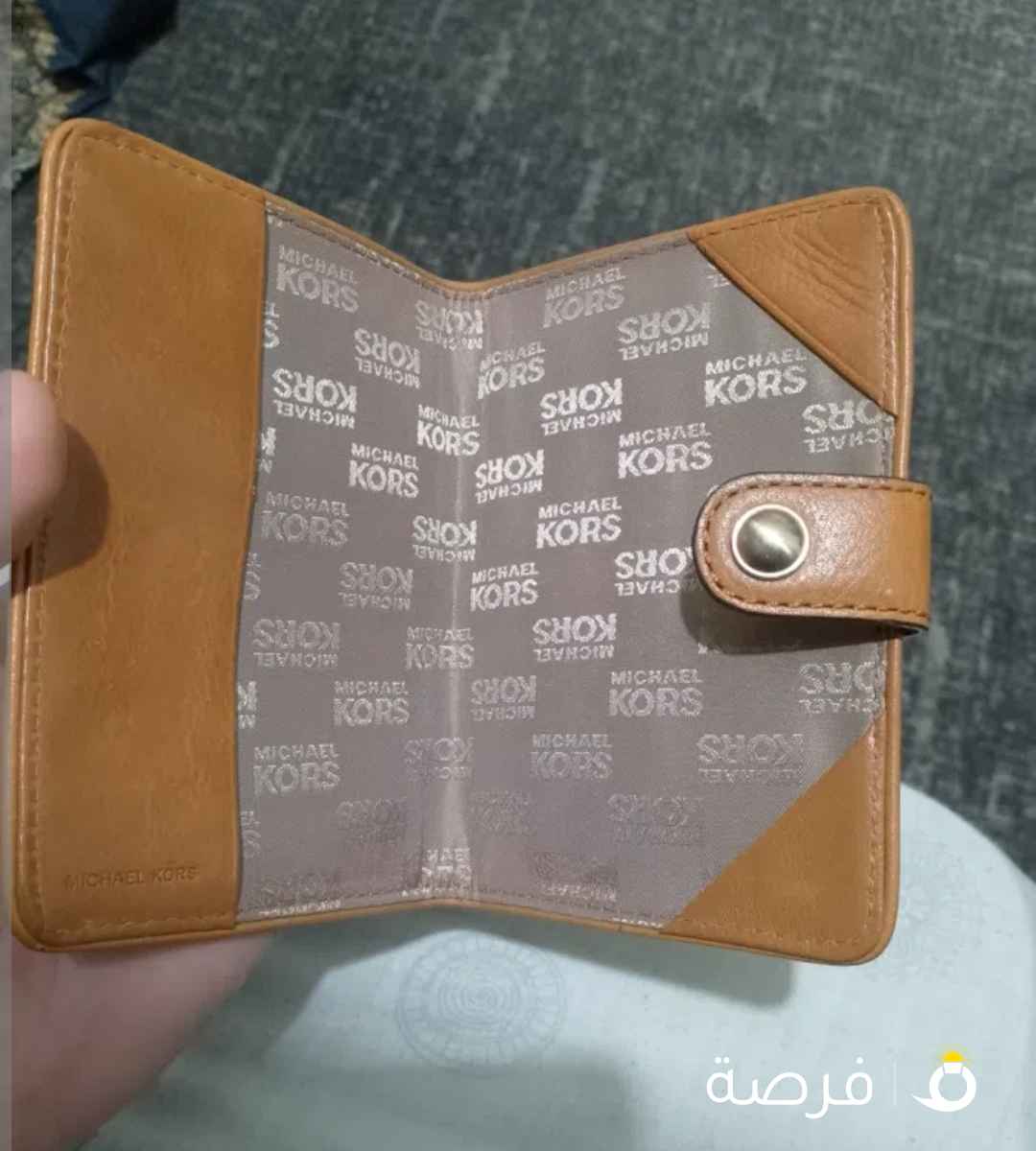 حافظه جواز السفر من شركه مايكل كورس