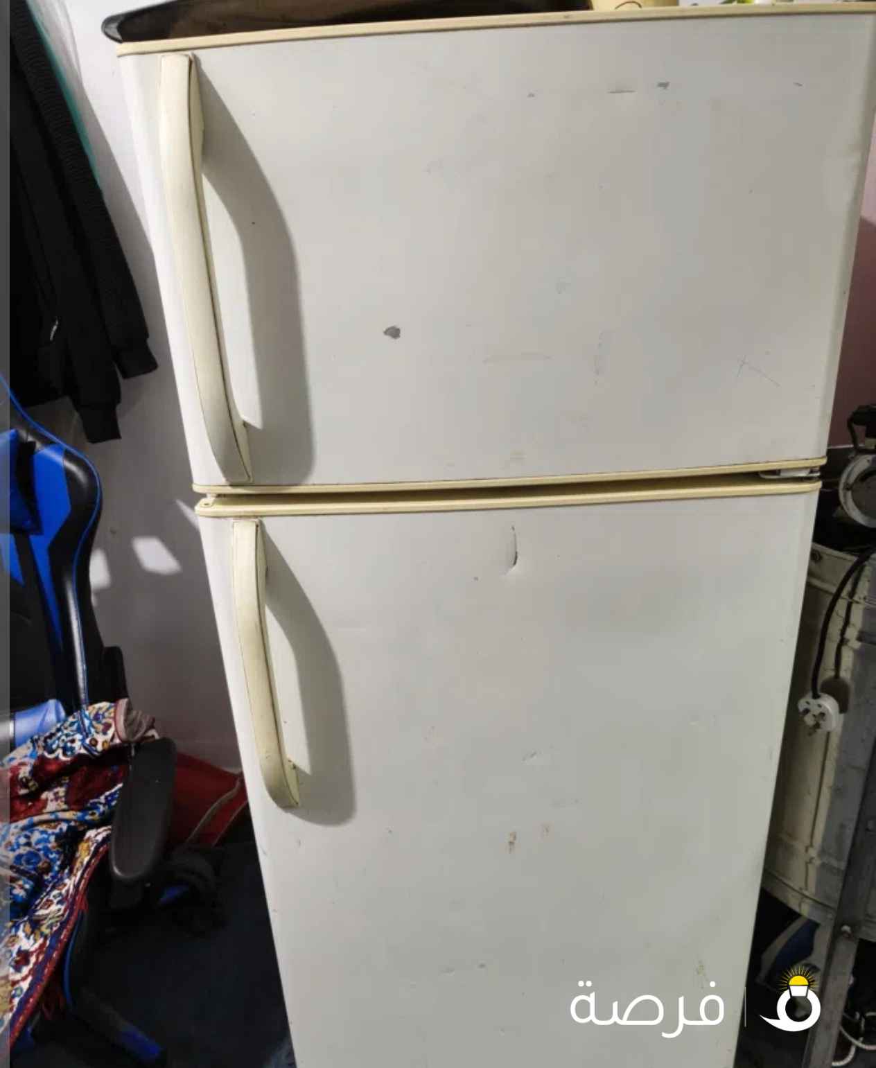 ثلاجه بحاله جيده