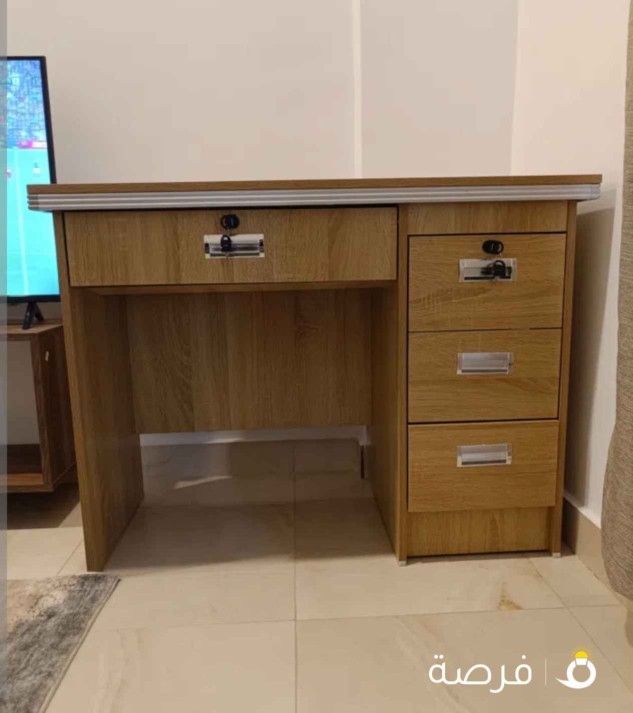 مكتب خشب جديد
