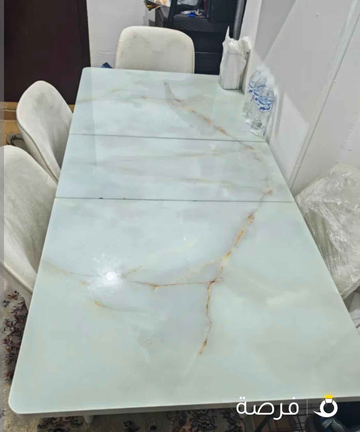 طاولة طعام قابله للفتح مع اربع كراسي