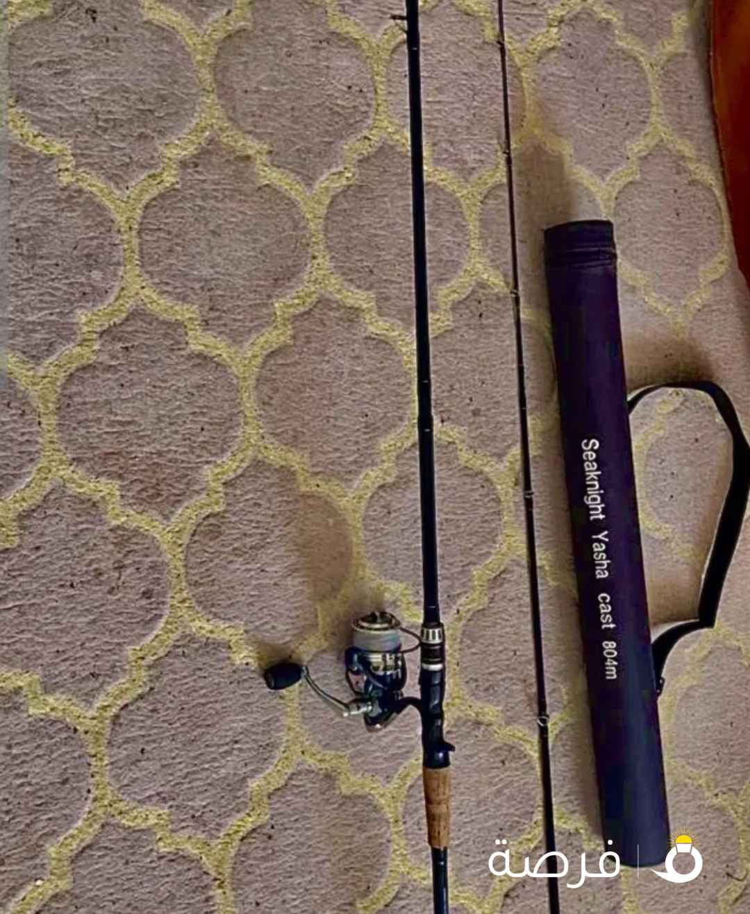 قصبة صيد كاستنج 2 متر ونصف مع بكرة صيد و مع الحافظة و الجراب الخاص بها بحالة ممتازة السعر 15 دينار