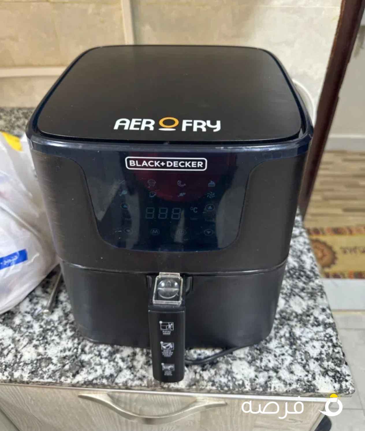 Product Highlights:
• Condition: Used only once. It is spotlessly clean and functions perfectly.
• Healthy Cooking: High-speed air circulation allows you to fry, bake, grill, and roast with little to no oil.
• Digital Touch Interface: Features an easy-to-use LED display with adjustable time and temperature controls.
• Smart Presets: Includes dedicated icons for common foods like fries, chicken, fish, and even baking.
• Cool-Touch Handle: Designed with a safety lock and ergonomic grip for easy basket removal.