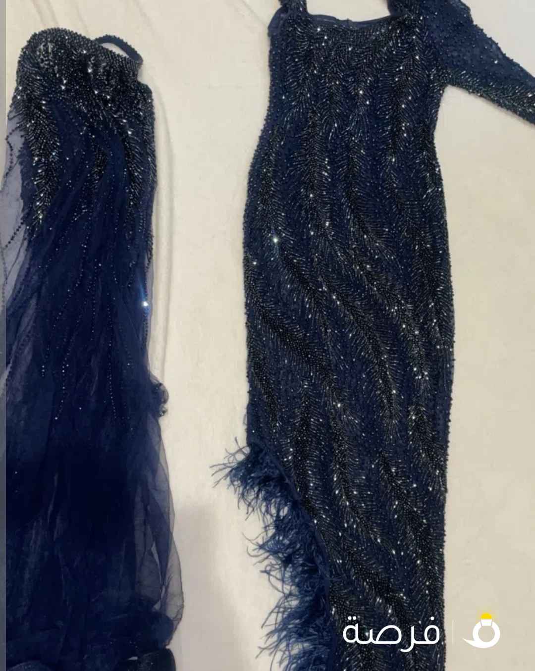 ماخذته من مصممه 300 دينار وابي فيه 250 واقدر انزل من السعر بعد