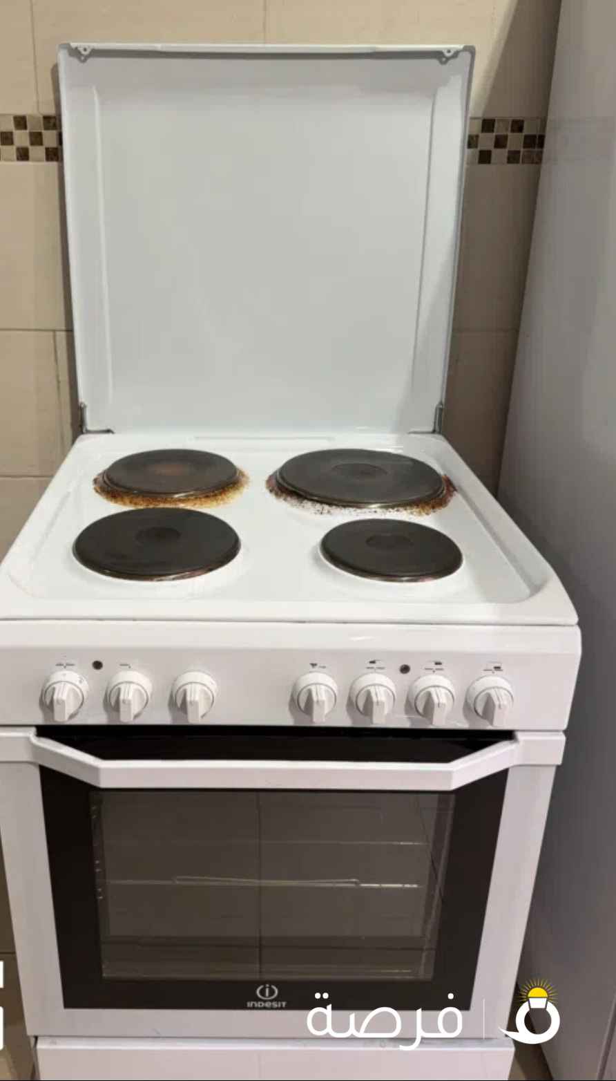 فرن إنديست (⁦⁦Indesit⁩⁩) بحالة ممتازة للبيع